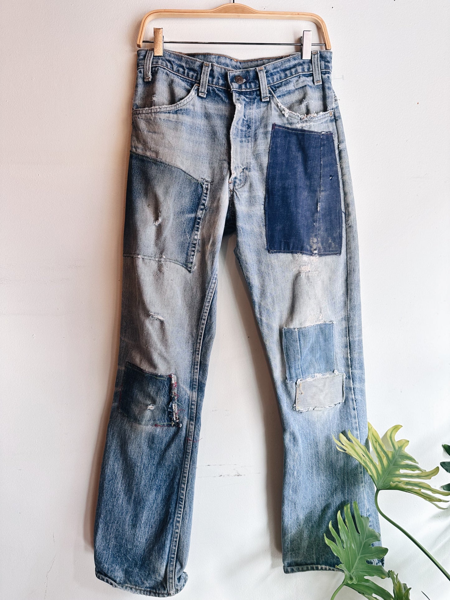 Levis Distressed Denim Jeans W/ Denim Knee Patches